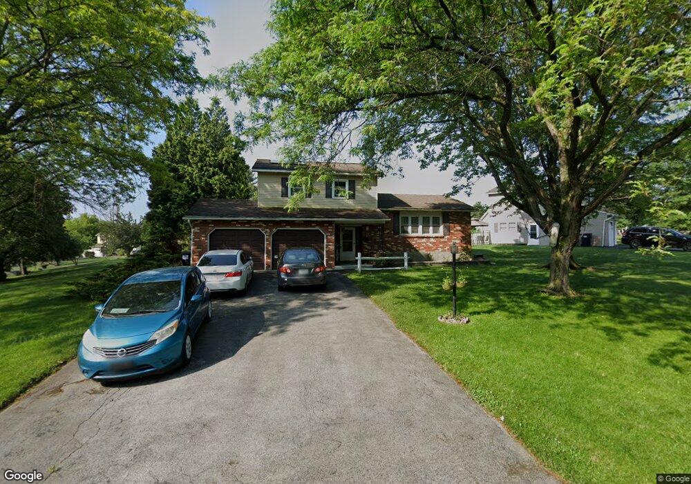 9 Fairway La, Colonie, NY 12304 - photo 1