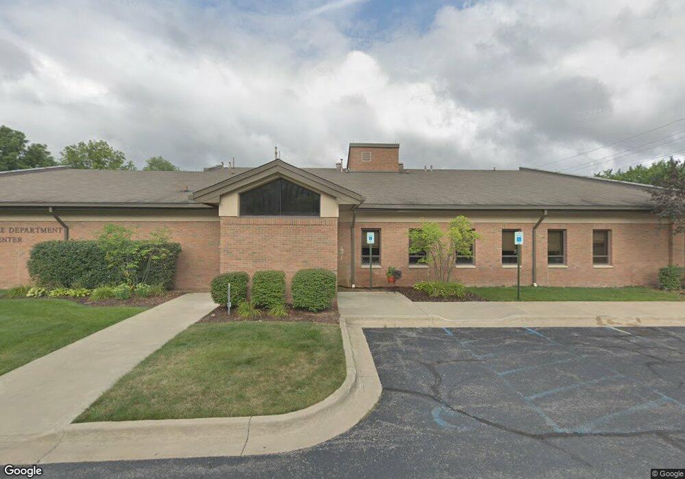 5425 W Maple Rd, West Bloomfield, MI 48322 - photo 1