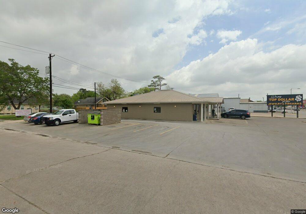 2501 7th St, Bay City, TX 77414 - photo 1