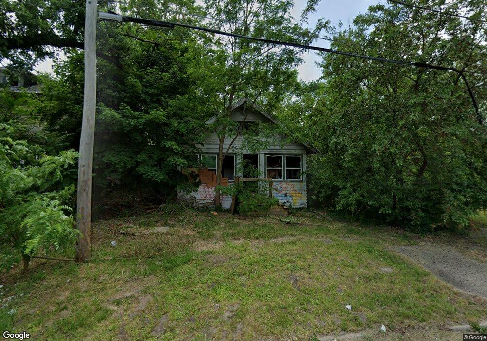 1542 Dakota Ave, Flint, MI 48506 - photo 1