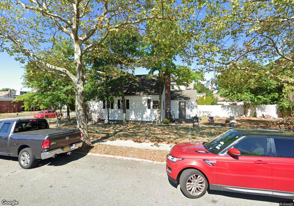 7659 264th St, Glen Oaks, NY 11004 - photo 1