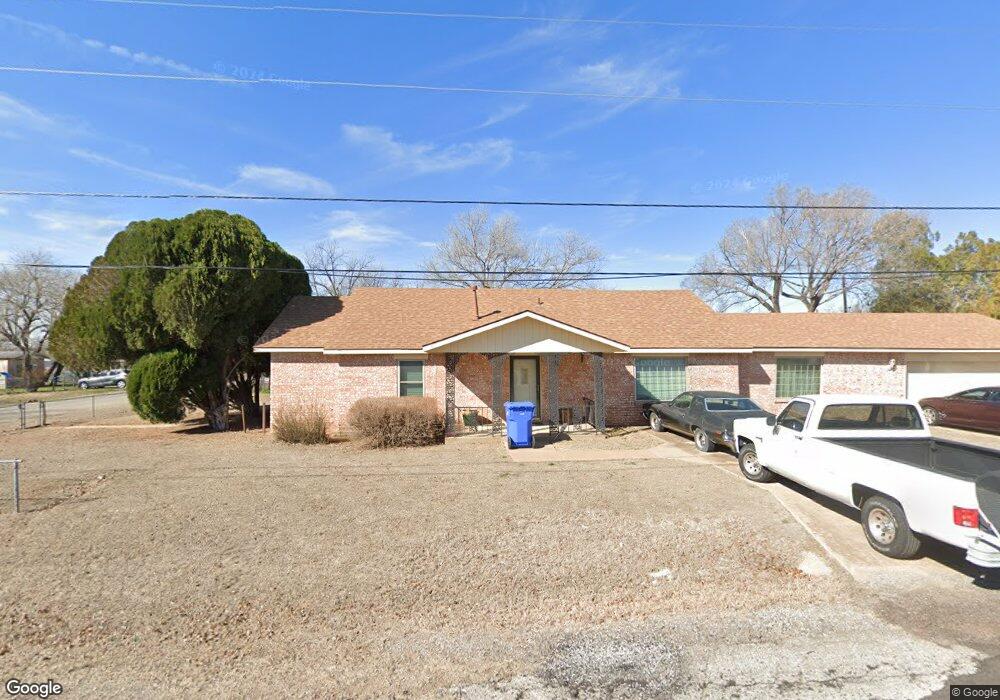 701 N Walnut Ave, Cache, OK 73527 - photo 1