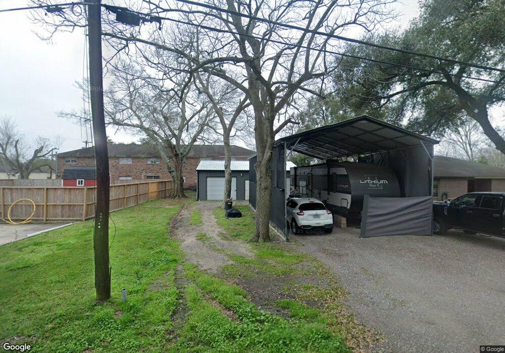 205 W Jordan St, Alvin, TX 77511 - photo 1