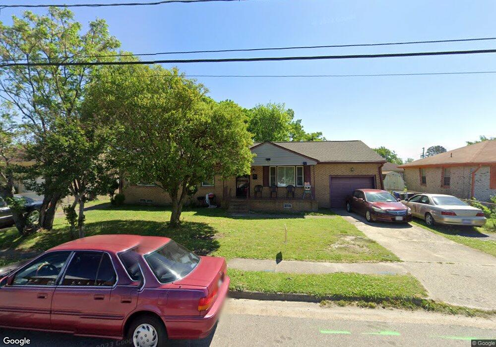 2209 Effingham St, Portsmouth, VA 23704 - photo 1