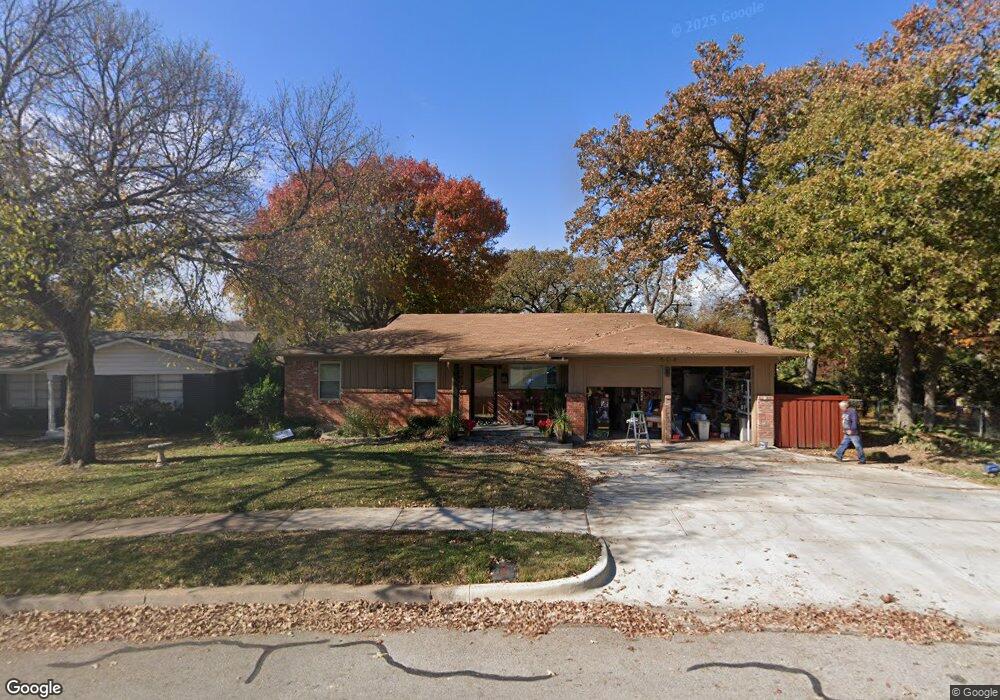 504 W Redbud Dr, Hurst, TX 76053 - photo 1