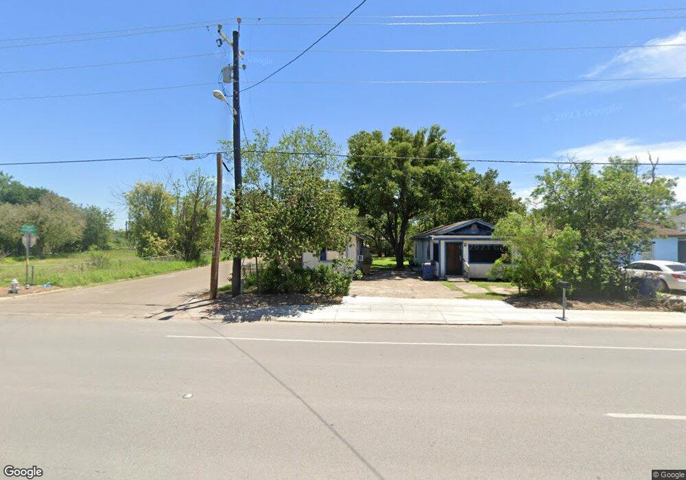 902 S Salinas Blvd, Donna, TX 78537 - photo 1