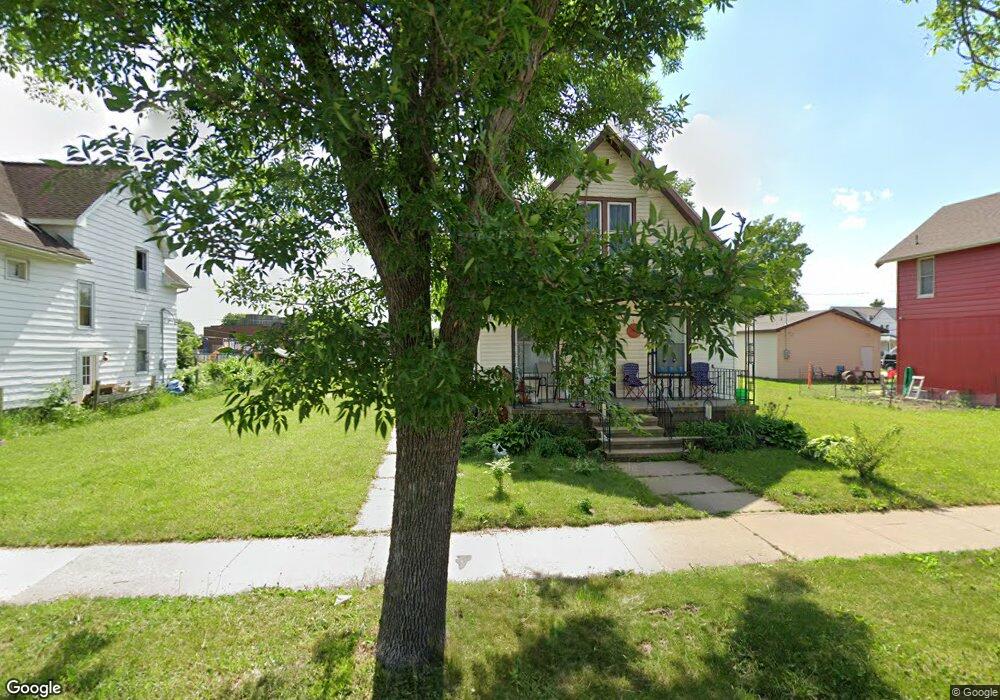 414 6th St SW, Cedar Rapids, IA 52404 - photo 1