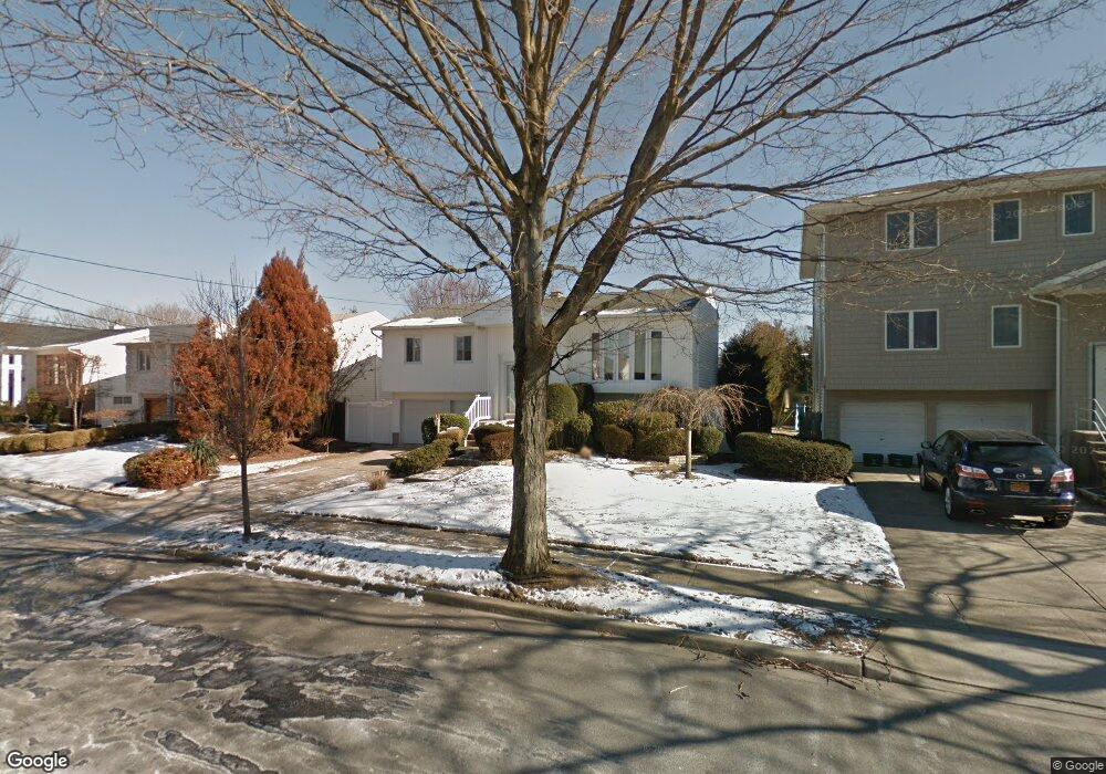 2833 Covered Bridge Rd, Merrick, NY 11566 - photo 1