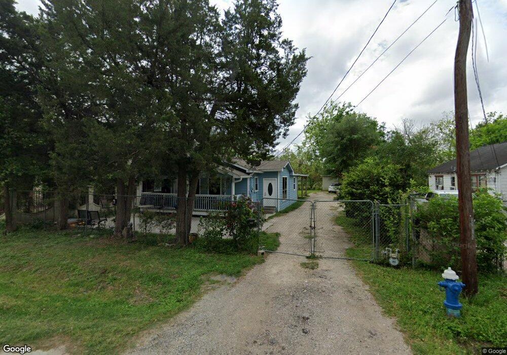 3402 Coal St unit B, Houston, TX 77026 - photo 1