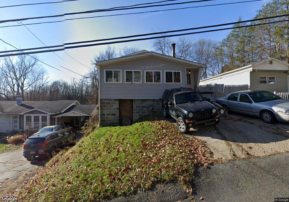 729 Oak St, Taylor, PA 18517 - photo 1