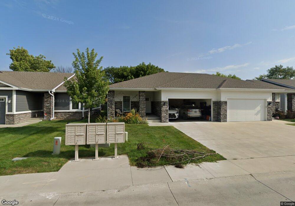 4473 Lower Beaver Rd, Des Moines, IA 50310 - photo 1