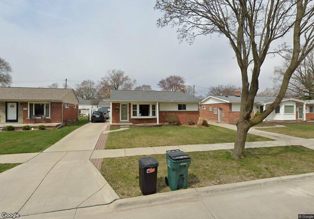 1231 N Selfridge Blvd, Clawson, MI 48017 - photo 1