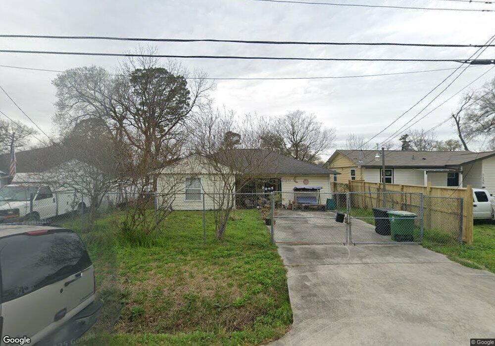 7231 Farnsworth St, Houston, TX 77022 - photo 1