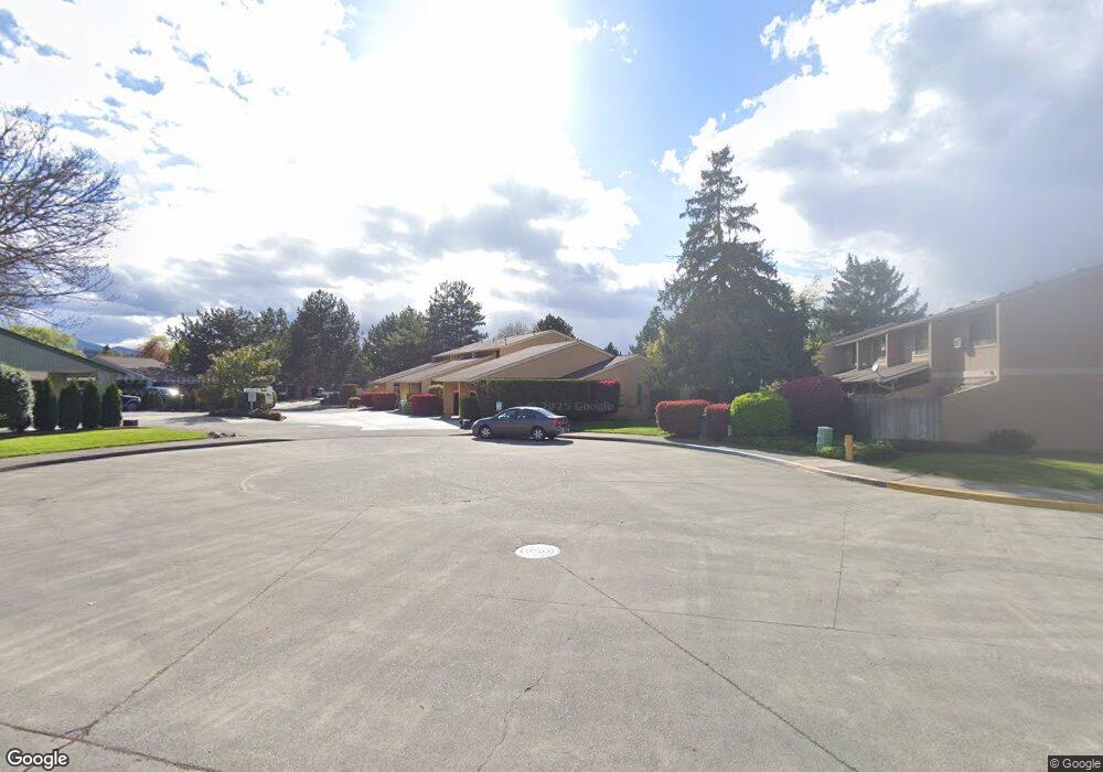 1100 SE Excalibur Dr unit E4, Grants Pass, OR 97526 - photo 1