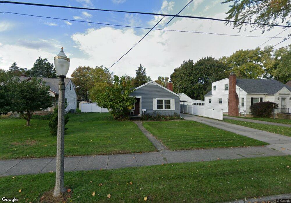 404 W Hodge Ave, Lansing, MI 48910 - photo 1