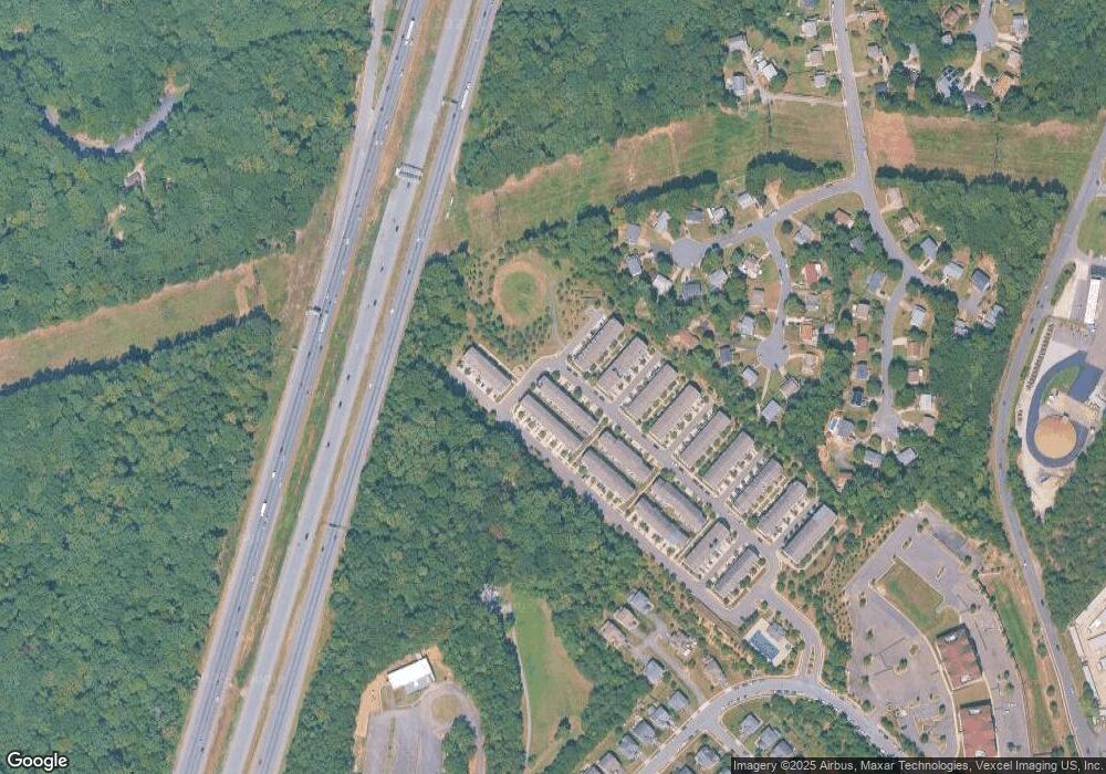 4517 Potomac Highlands Cir unit 134, Triangle, VA 22172 - photo 1