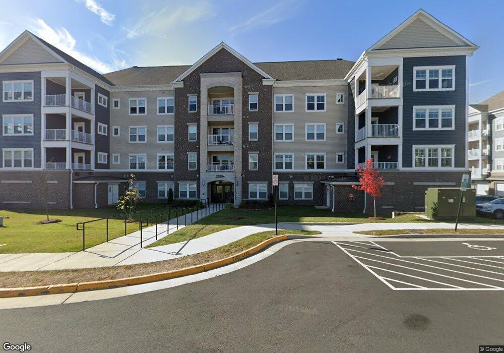 21894 Hawksbill High Cir unit 204, Sterling, VA 20164 - photo 1