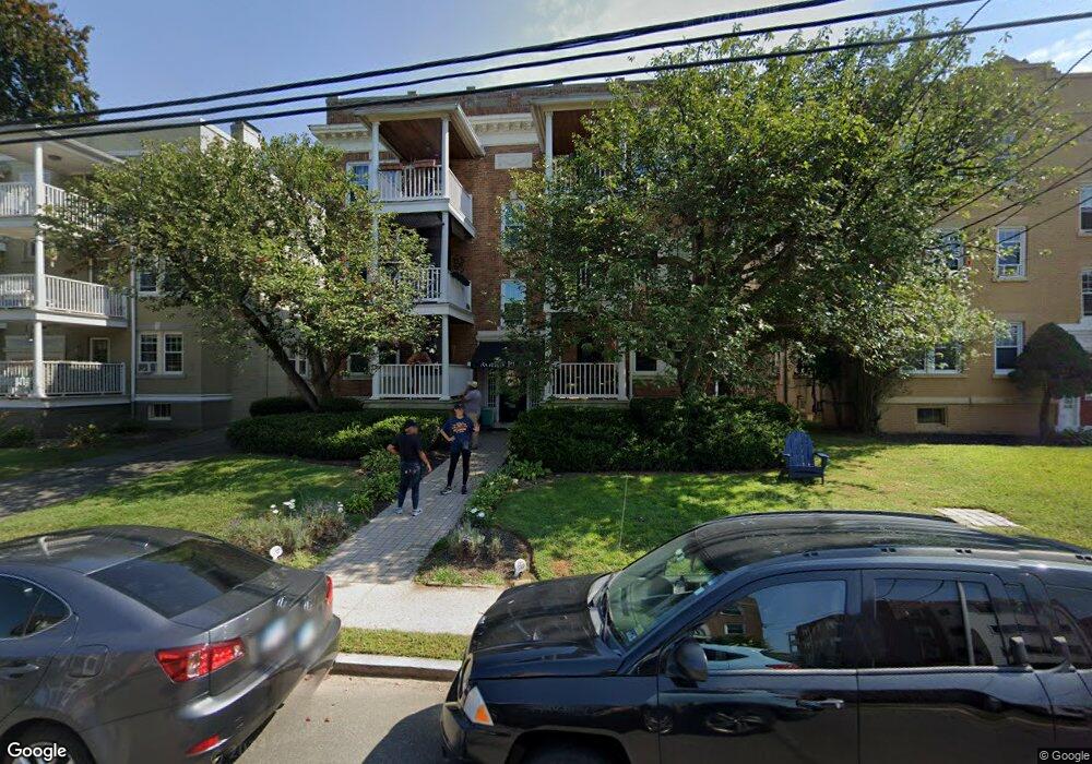 36 Robin Rd unit B, West Hartford, CT 06119 - photo 1