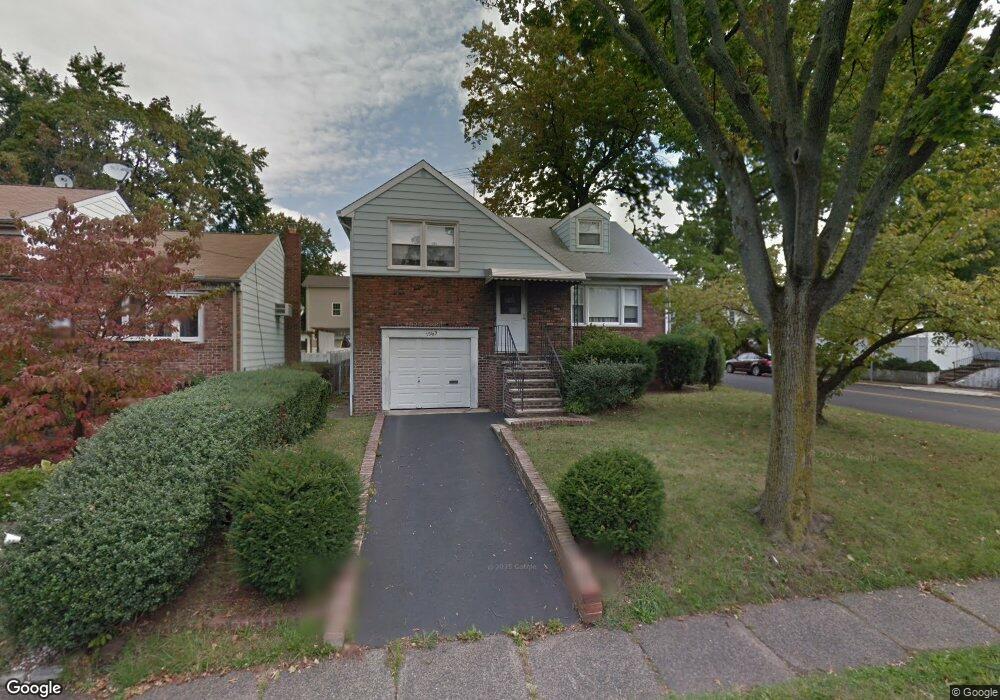 1363 Vauxhall Rd, Union, NJ 07083 - photo 1