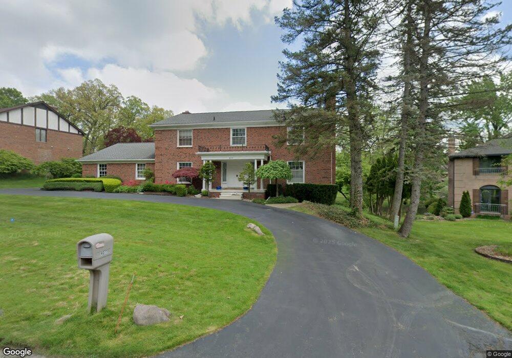 4377 Compton Way, Bloomfield Hills, MI 48302 - photo 1