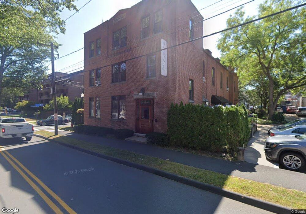 17 Kellogg Ave unit 3, Amherst, MA 01002 - photo 1