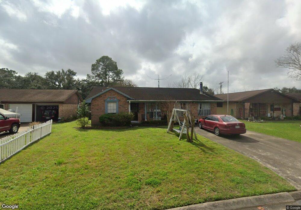 312 Sycamore St, Alvin, TX 77511 - photo 1