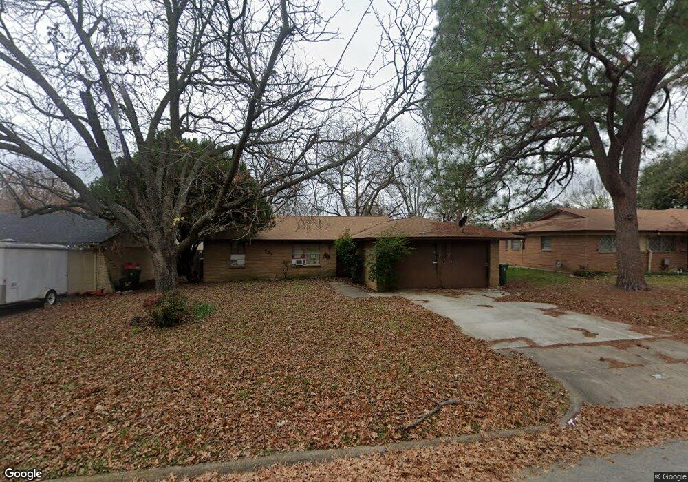 729 Oakwood Ave, Hurst, TX 76053 - photo 1