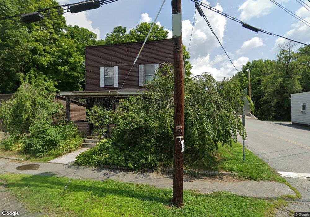 27 Norwich Ave, Hartford, VT 05047 - photo 1