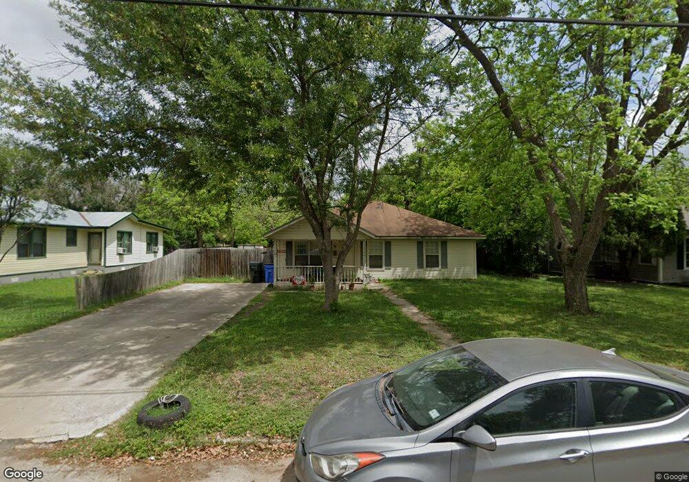 1010 Palm St, Seguin, TX 78155 - photo 1