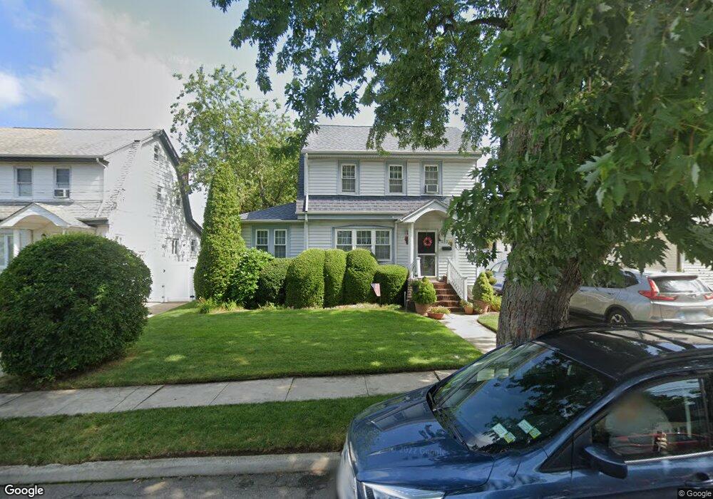 689 Riverside Ave, Baldwin, NY 11510 - photo 1