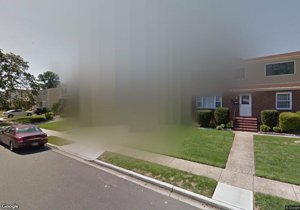 1063 Oaks Dr, Franklin Square, NY 11010 - photo 1