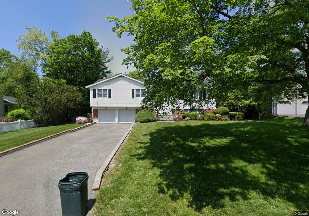 20 Holly Ln, Rye Brook, NY 10573 - photo 1