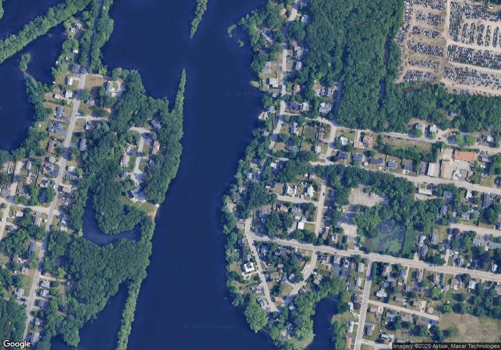 54 Edgewater Dr, Blackstone, MA 01504 - photo 1