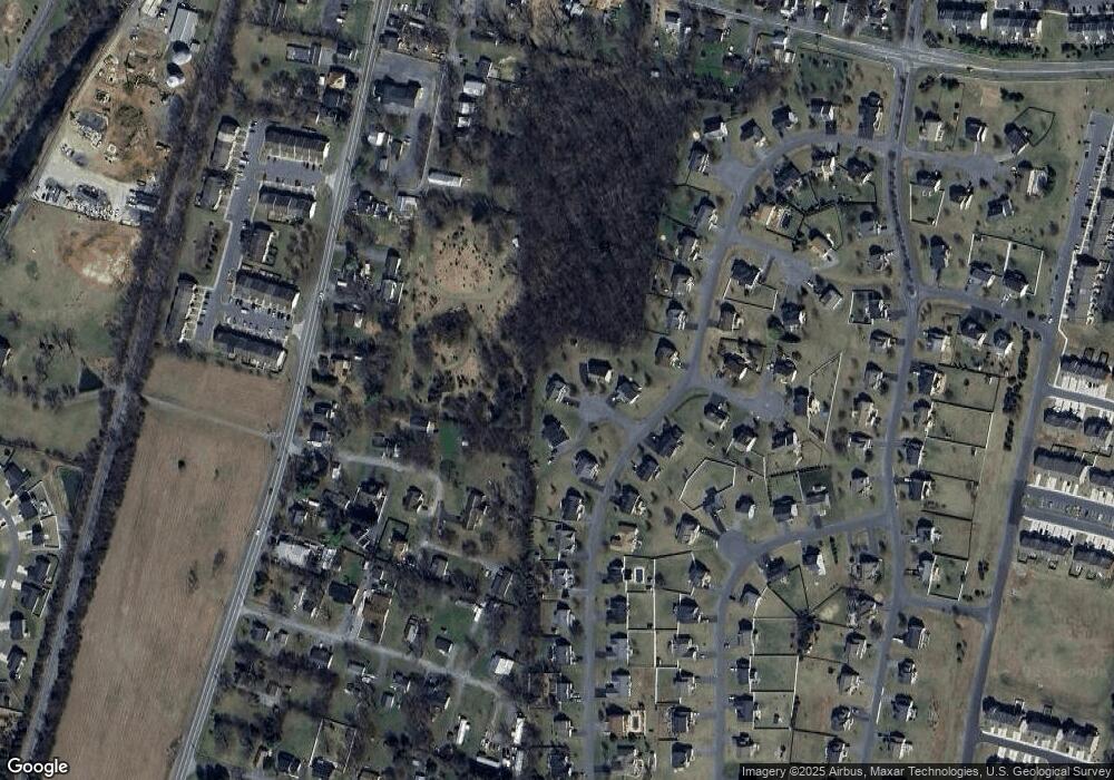 32 Lilburn Dr, Bunker Hill, WV 25413 - photo 1