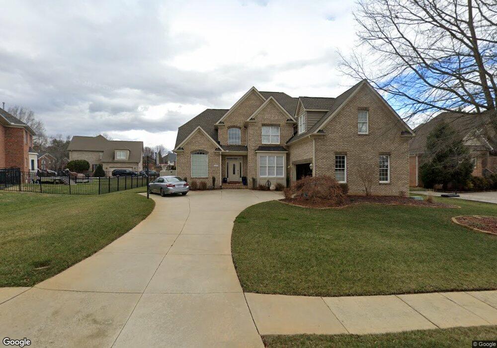 4338 Oakton Dr, High Point, NC 27265 - photo 1