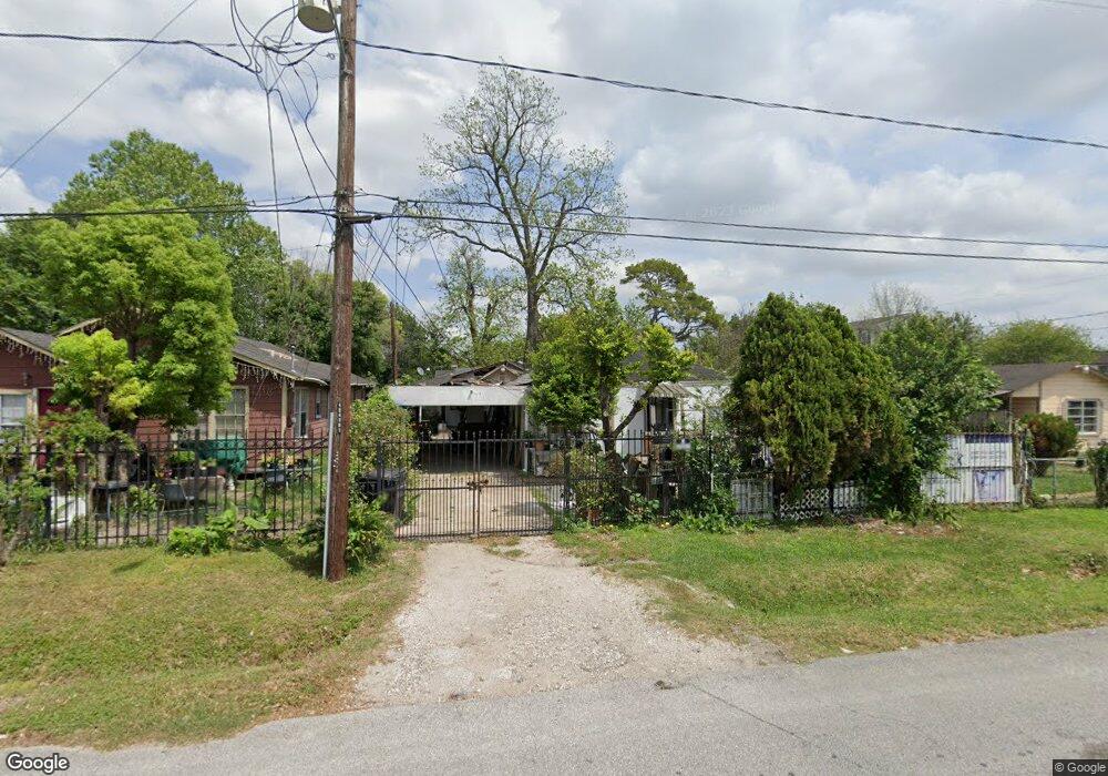 4710 Chapman St, Houston, TX 77009 - photo 1