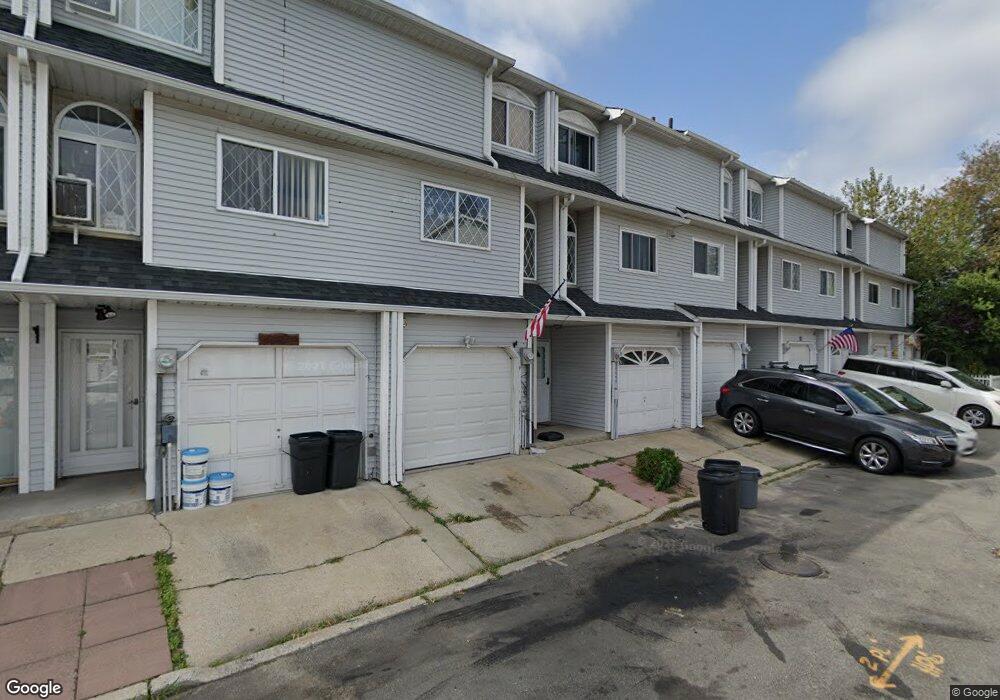 41 Simmons Loop, Staten Island, NY 10314 - photo 1