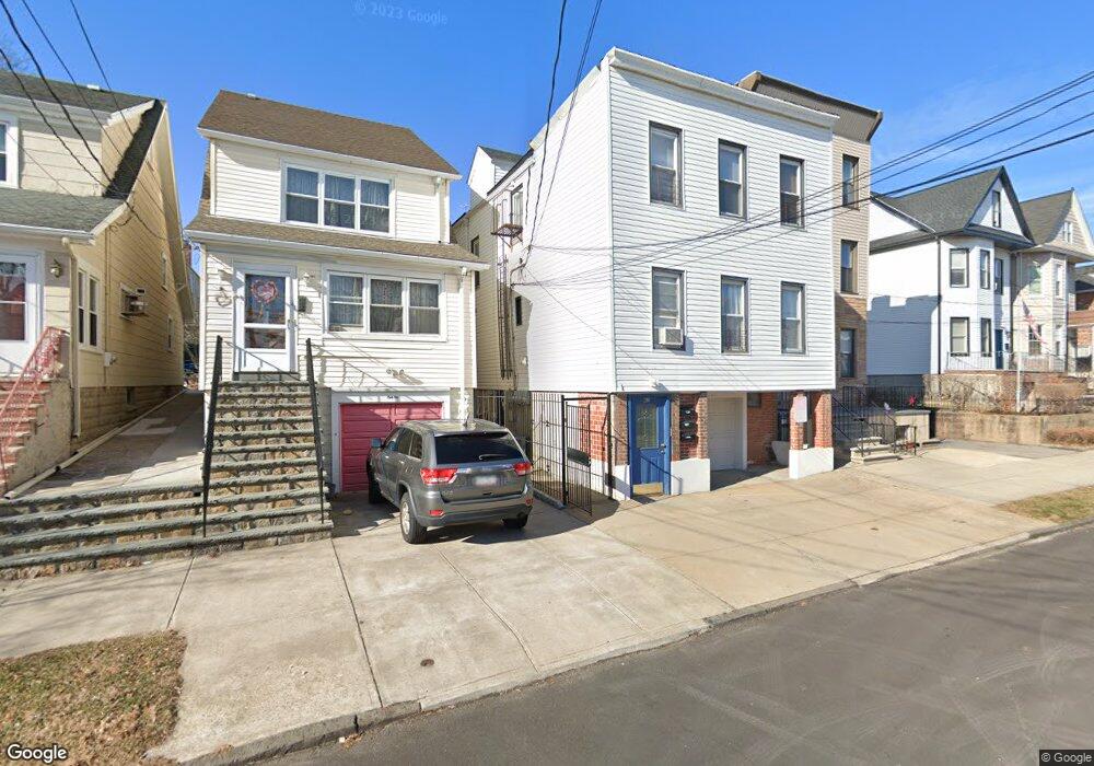 67 Glover Ave unit 2F, Yonkers, NY 10704 - photo 1