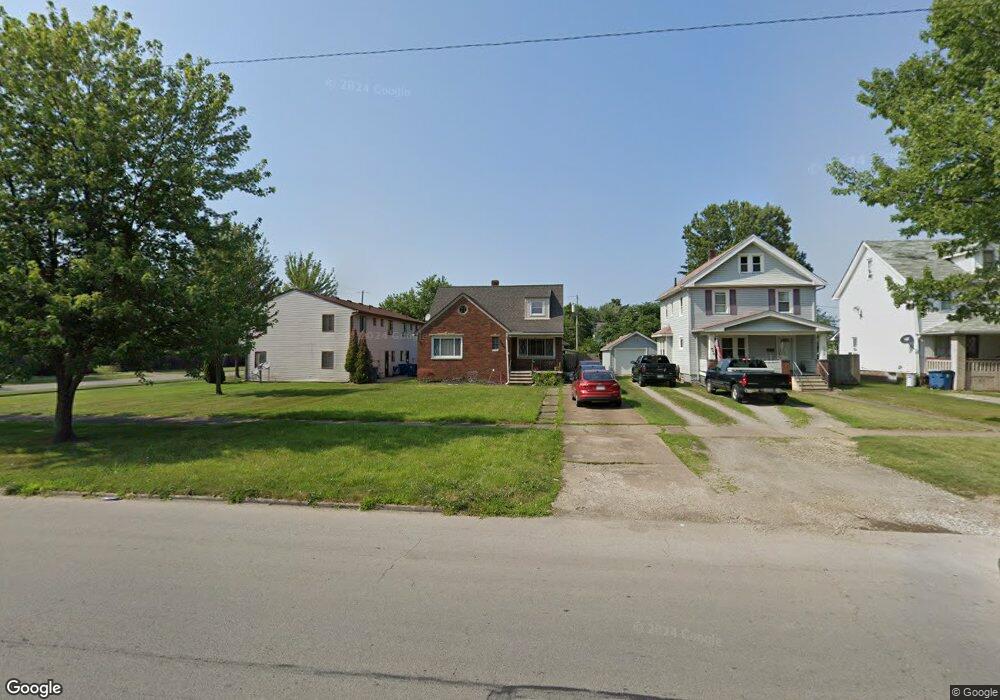 2405 E 31st St, Lorain, OH 44055 - photo 1