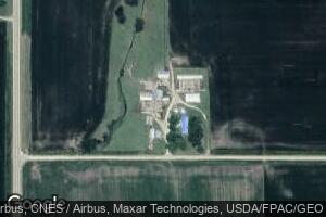 5849 80th St, Wyoming, IA 52362