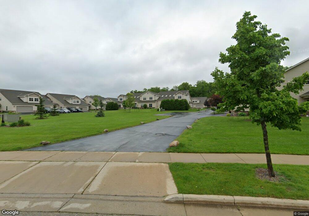 548 Cedar Bluffs Way, Slinger, WI 53086 - photo 1