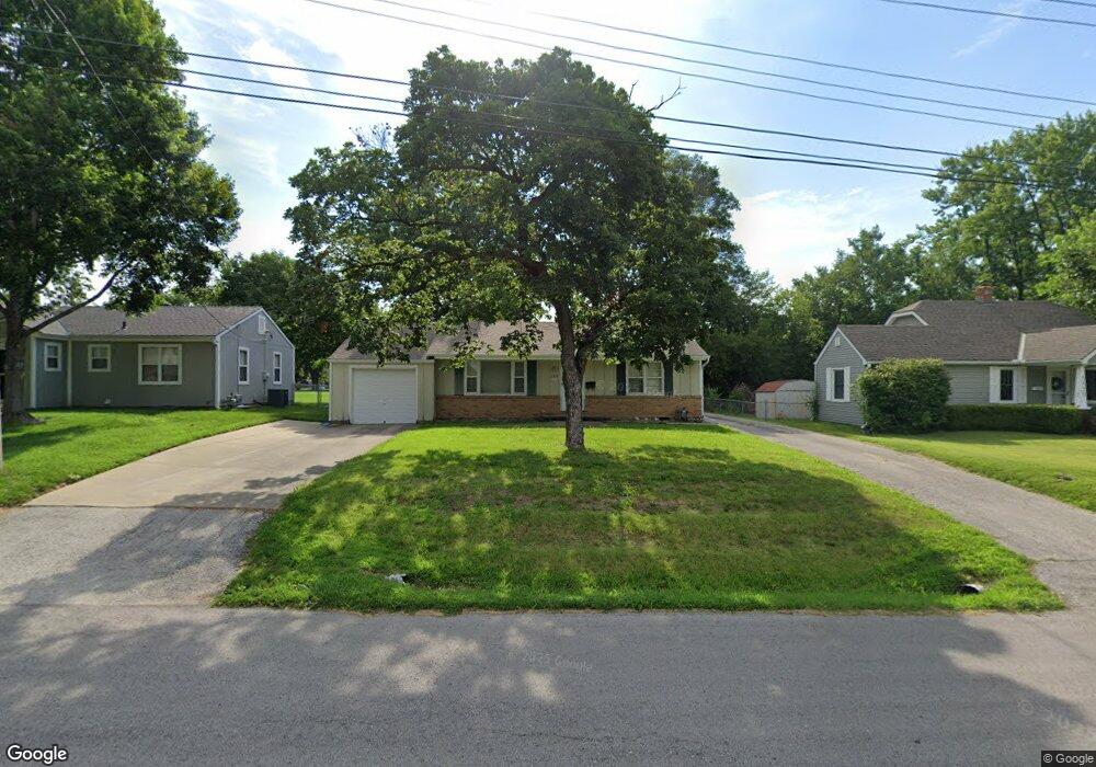 5319 Monrovia St, Shawnee, KS 66216 - photo 1