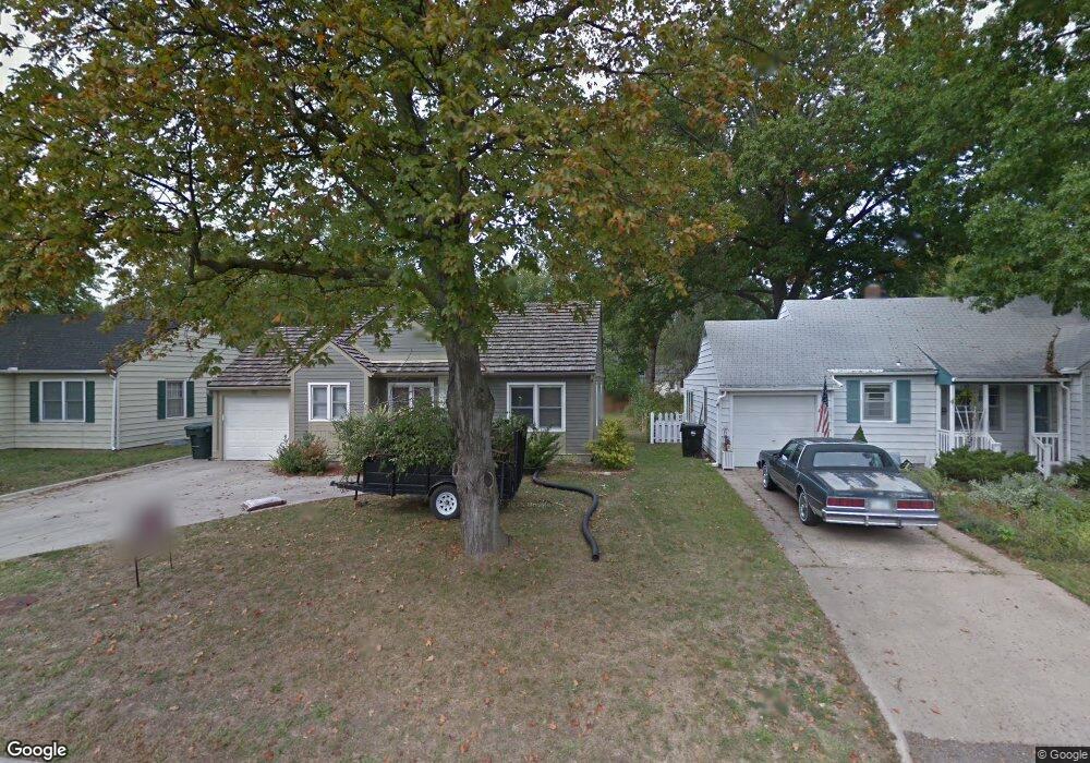 3726 SW 12th St, Topeka, KS 66604 - photo 1