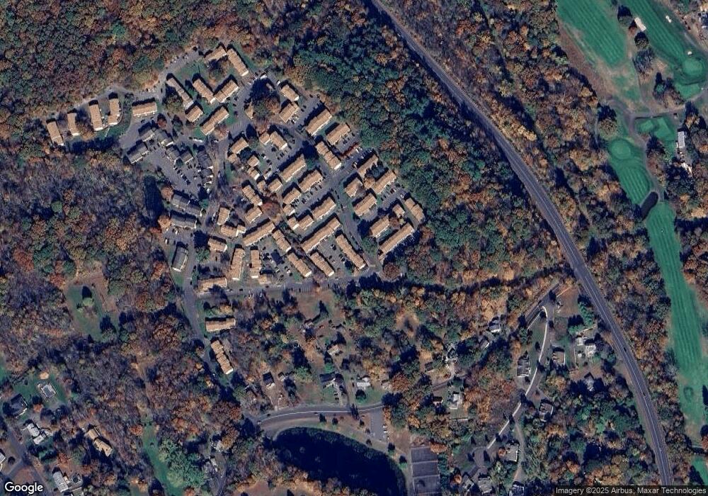 68 Round Tree Dr unit 6, Naugatuck, CT 06770 - photo 1