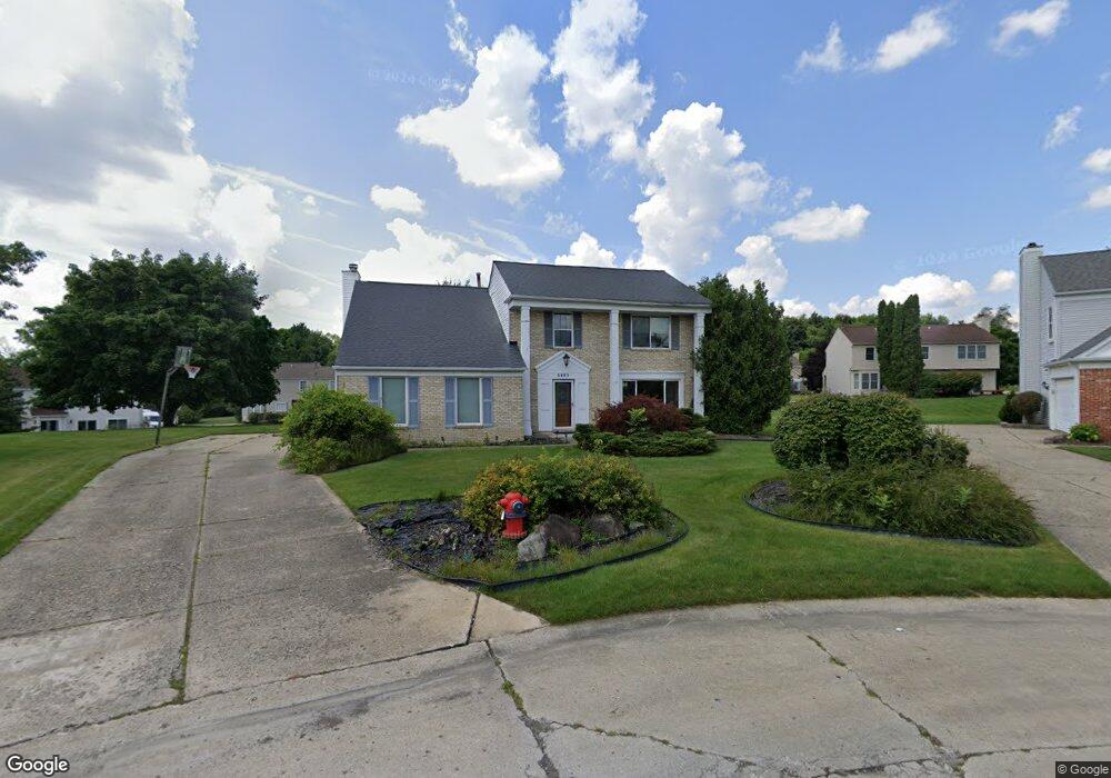 5493 Charrington Ct, West Bloomfield, MI 48324 - photo 1