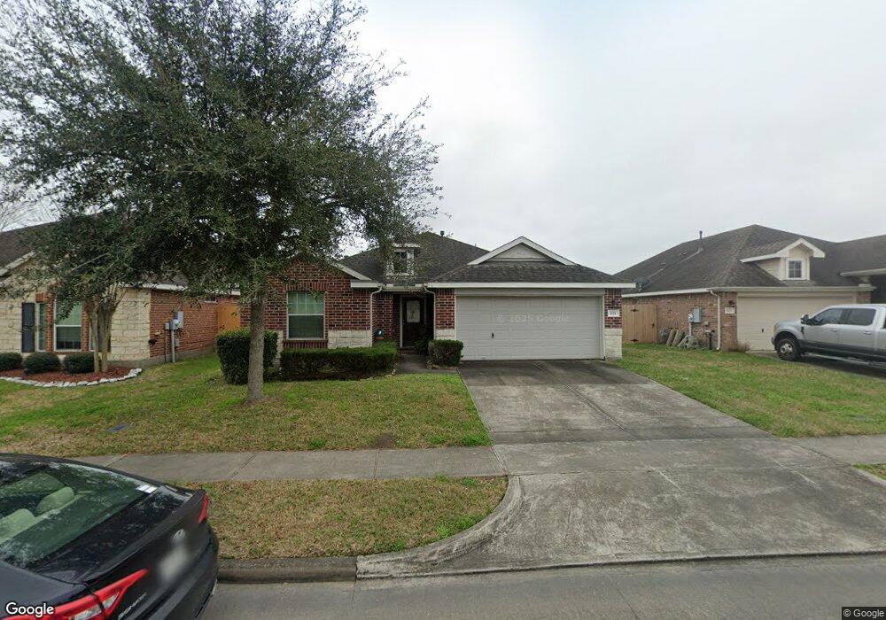 1121 Lasso Ct, Alvin, TX 77511 - photo 1