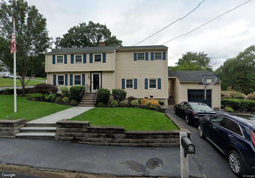 27 Hiawatha Rd, Woburn, MA 01801 - photo 1