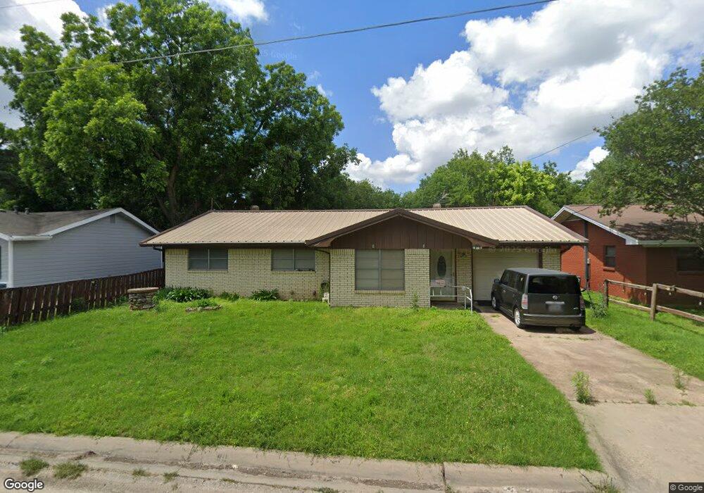 911 Baird St, Cleburne, TX 76033 - photo 1