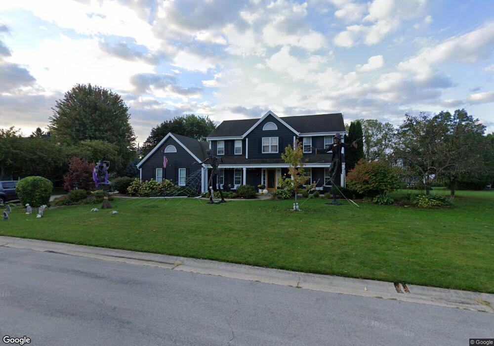 N73W15997 Alpine Ln, Menomonee Falls, WI 53051 - photo 1