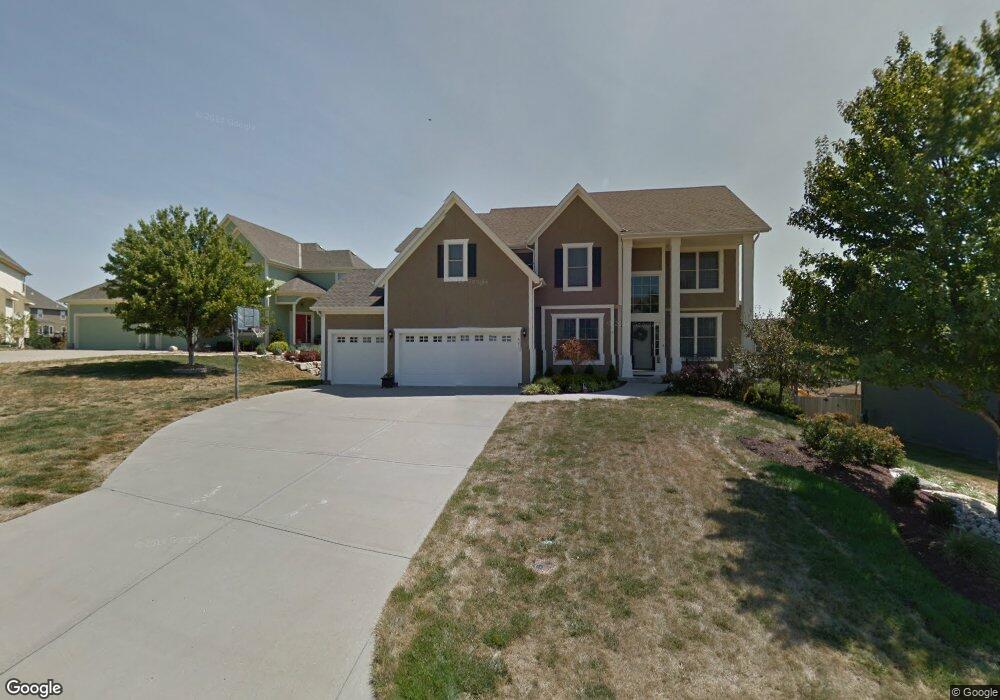 5823 Theden St, Shawnee, KS 66218 - photo 1